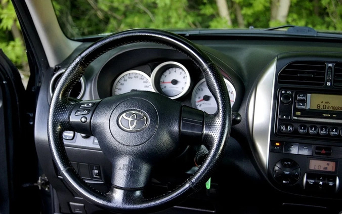 Toyota RAV4 cena 39500 przebieg: 156426, rok produkcji 2004 z Radom małe 436